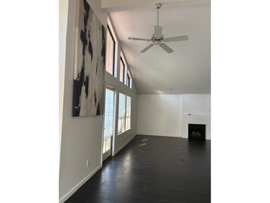 Beautiful, move-in ready 3 bedroom, 2 bathroom home located in - photo 9