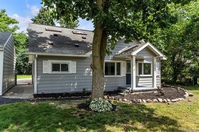 Welcome home to this fully remodeled gem in Keego Harbor with - photo 6