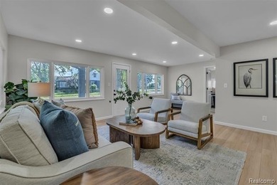 Welcome home to this fully remodeled gem in Keego Harbor with - photo 10