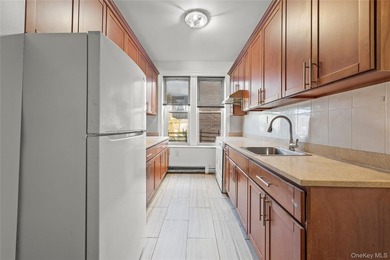 Great investment in the heart of Midwood. HIGH cap 6 family free - photo 12