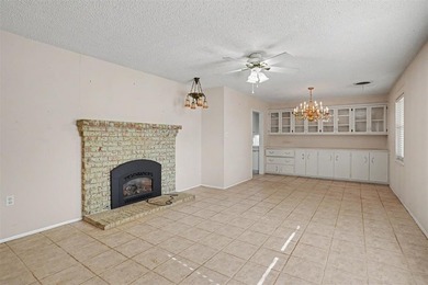 Welcome home to this spacious and inviting property offering an - photo 6