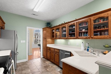 BEST VALUE IN HILLSBOROUGH - CUL-DE-SAC LOCATION + PRIVATE - photo 17