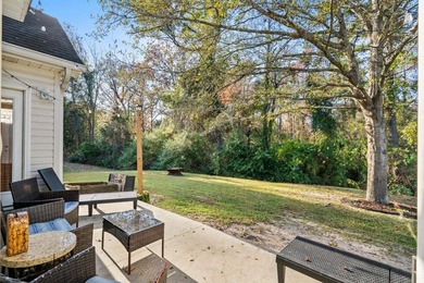 BEST VALUE IN HILLSBOROUGH - CUL-DE-SAC LOCATION + PRIVATE - photo 21