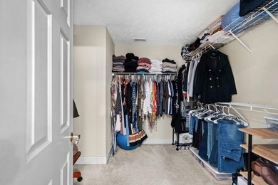 BEST VALUE IN HILLSBOROUGH - CUL-DE-SAC LOCATION + PRIVATE - photo 26