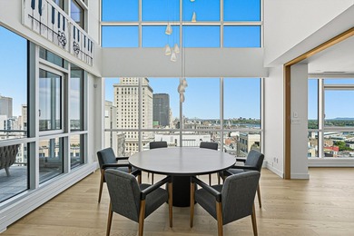 OCCASION RARE. Ce penthouse de 4 chambres, entierement renove - photo 8