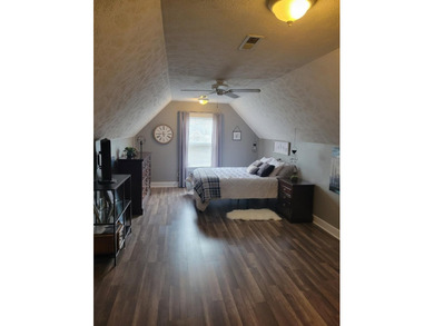 BEST VALUE IN HILLSBOROUGH - CUL-DE-SAC LOCATION + PRIVATE - photo 30