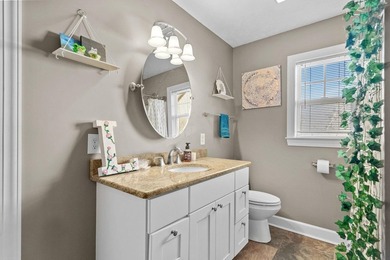 BEST VALUE IN HILLSBOROUGH - CUL-DE-SAC LOCATION + PRIVATE - photo 32