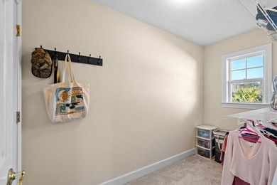 BEST VALUE IN HILLSBOROUGH - CUL-DE-SAC LOCATION + PRIVATE - photo 34