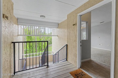 Prime location, move-in-ready, great value, serene peaceful - photo 3