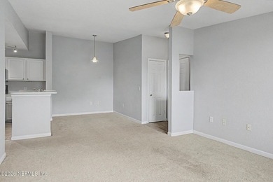 Prime location, move-in-ready, great value, serene peaceful - photo 4