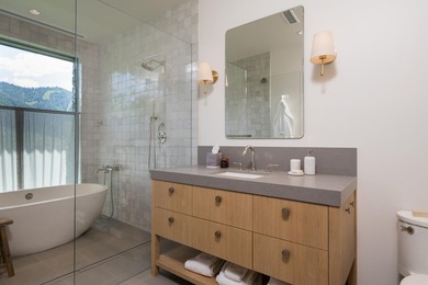 Introducing an extraordinary, newly-completed private estate - photo 46