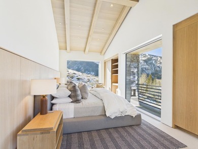 Introducing an extraordinary, newly-completed private estate - photo 47