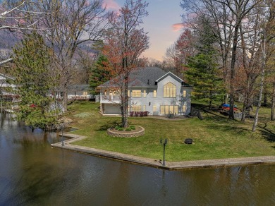 Nestled on a quiet canal just a 5-minute boat ride from - photo 8