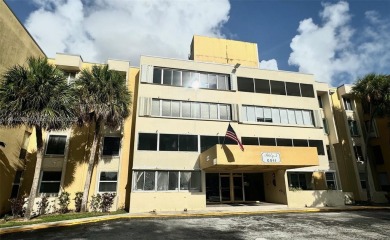 (private lake, pond, creek) Condo For Sale in Miami Florida