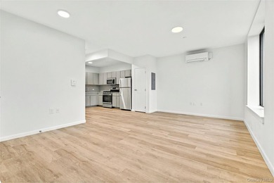 Welcome to the Soundview Park Townhouses. This is New - photo 5