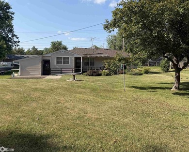This well-maintained 2-bedroom home offers a functional layout - photo 4