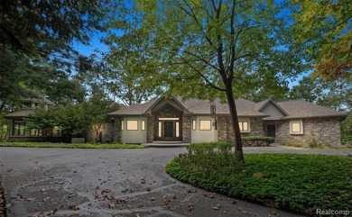 Lake Home For Sale in South Lyon, Michigan