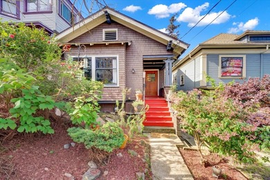 Nestled in a desirable Oakland neighborhood near Piedmont Avenue - photo 1