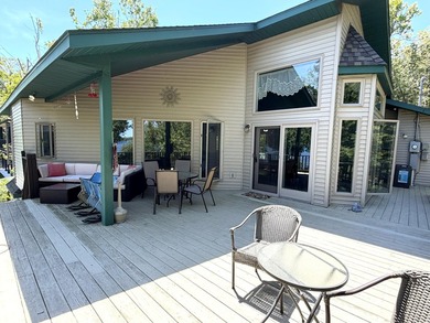 Enjoy lakeside living in this furnished, ranch-style home with - photo 5