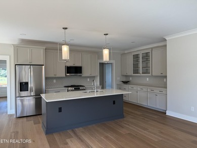 The living is easy in this lovely residence in a gated community - photo 9