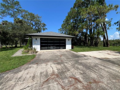 Investor's Dream in Stone Island, Florida! This fixer-upper is a - photo 3