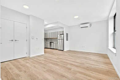 Welcome to the Soundview Park Townhouses. This is New - photo 7