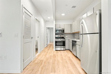 Welcome to the Soundview Park Townhouses. This is New - photo 9