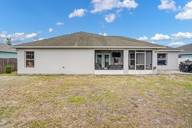 All the room you will ever need ! This immaculate CONCRETE BLOCK - photo 7