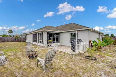 All the room you will ever need ! This immaculate CONCRETE BLOCK - photo 9