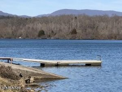 Ideal building homesite in Oak Ridge's upscale Rivers Run gated - photo 9