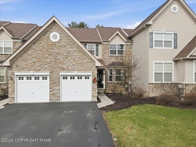 Available after May 1st, this exceptional Toll Brothers townhome - photo 4