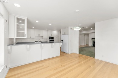 Perched above the valley where the North and South Umpqua Rivers