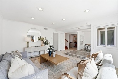 Beautiful end-unit townhome in a quiet interior location - photo 4