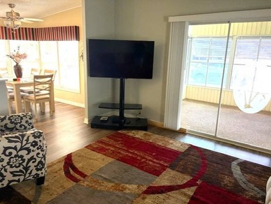 Move right into this beautifully updated 2-bedroom, 2-bath - photo 9