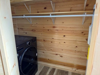 Wonderful investment property. Tenant has signed a one year - photo 13