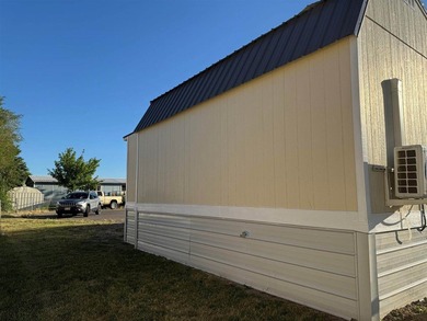 Wonderful investment property. Tenant has signed a one year - photo 16