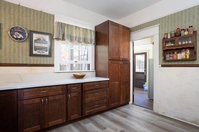 Exquisite 1912 Historic Craftsman estate in the heart of Bankers - photo 17