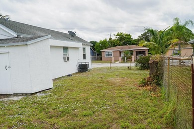 WELCOME TO A GREAT SINGLE FAMILY HOME WITH 2 BEDROOMS AND 1 BATH - photo 20