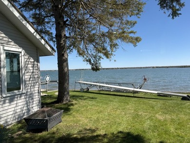 TURN KEY GRAND LAKE WATERFRONT!!! 102' On highly desirable area - photo 10