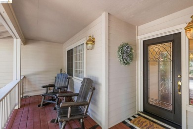 Experience the beauty of foothill living in this elegant home - photo 4