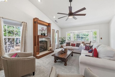 Experience the beauty of foothill living in this elegant home - photo 7