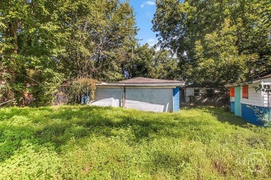 Investor opportunity in West Savannah! The property features a - photo 4
