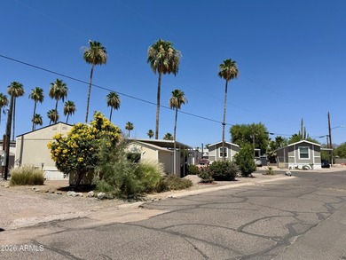 **ALL AGES with LOW lot rent** Welcome Home! Spacious corner-lot - photo 3
