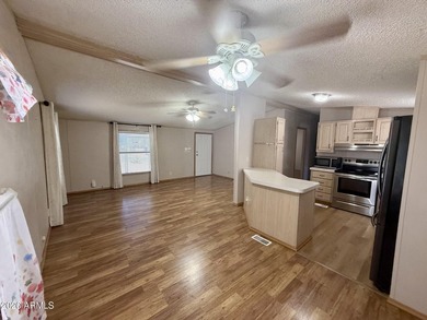 **ALL AGES with LOW lot rent** Welcome Home! Spacious corner-lot - photo 9