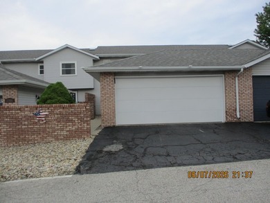 FISH BOAT GOLF AND VACATION AT HOME IN THIS 2 STORY TOWNHOUSE IN - photo 1