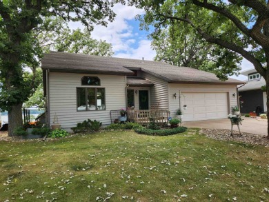 Center Lake Home For Sale in Spirit Lake Iowa