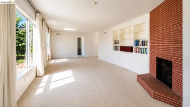 Perched in a prime Oakland location, 618 Prospect Avenue - photo 2