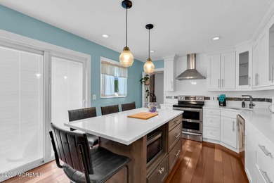 Spacious Beautifully Maintained Custom Home Offering 5 Bedrooms - photo 12
