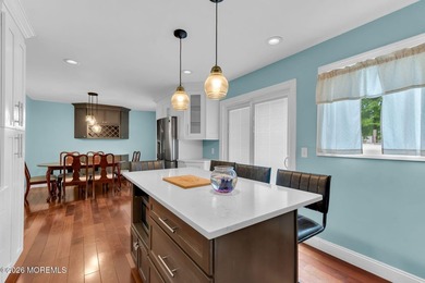 Spacious Beautifully Maintained Custom Home Offering 5 Bedrooms - photo 13