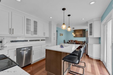 Spacious Beautifully Maintained Custom Home Offering 5 Bedrooms - photo 14